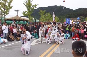 2003년 바우덕이축제 거리가장극