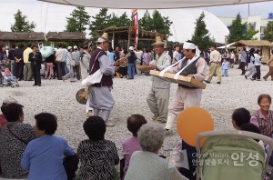 2003년 바우덕이축제 엿장수경연대회