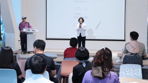 시낭송회 및 도자기 시화전