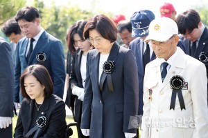 사곡 국가관리묘역 참배