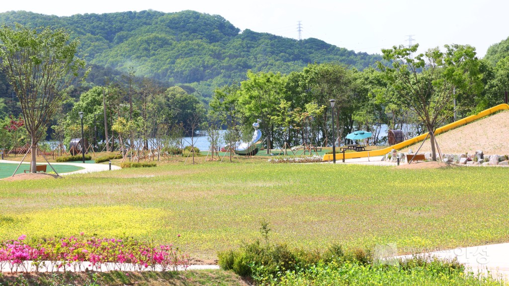 수석정 수변화원