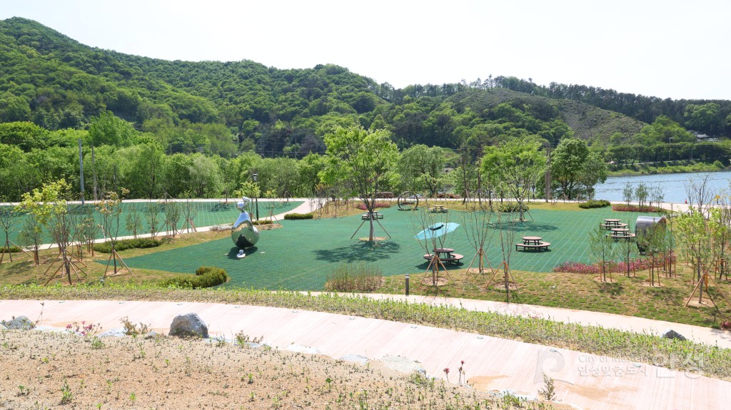 수석정 수변화원