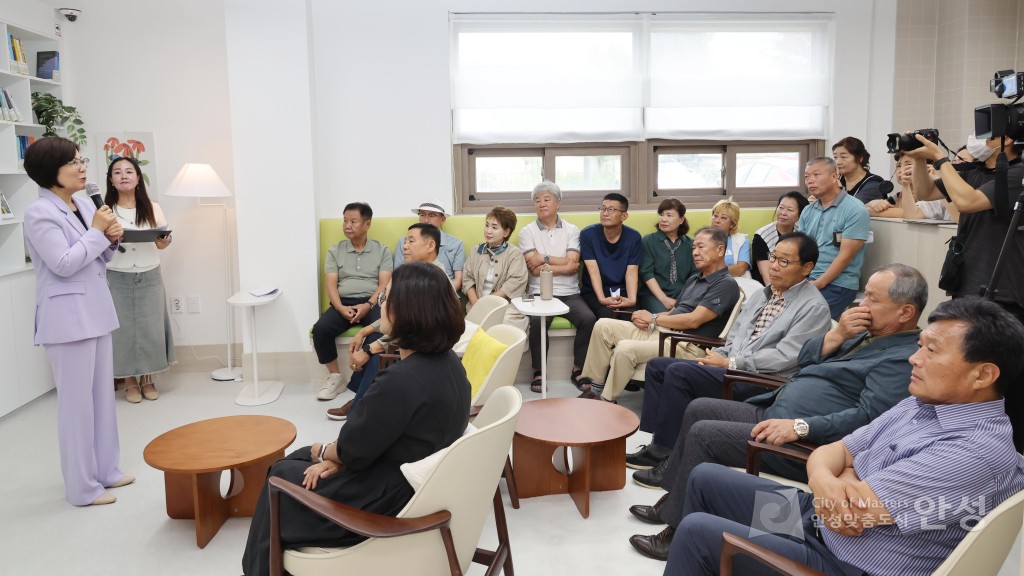 대덕면 주민쉼터 북카페 개소식