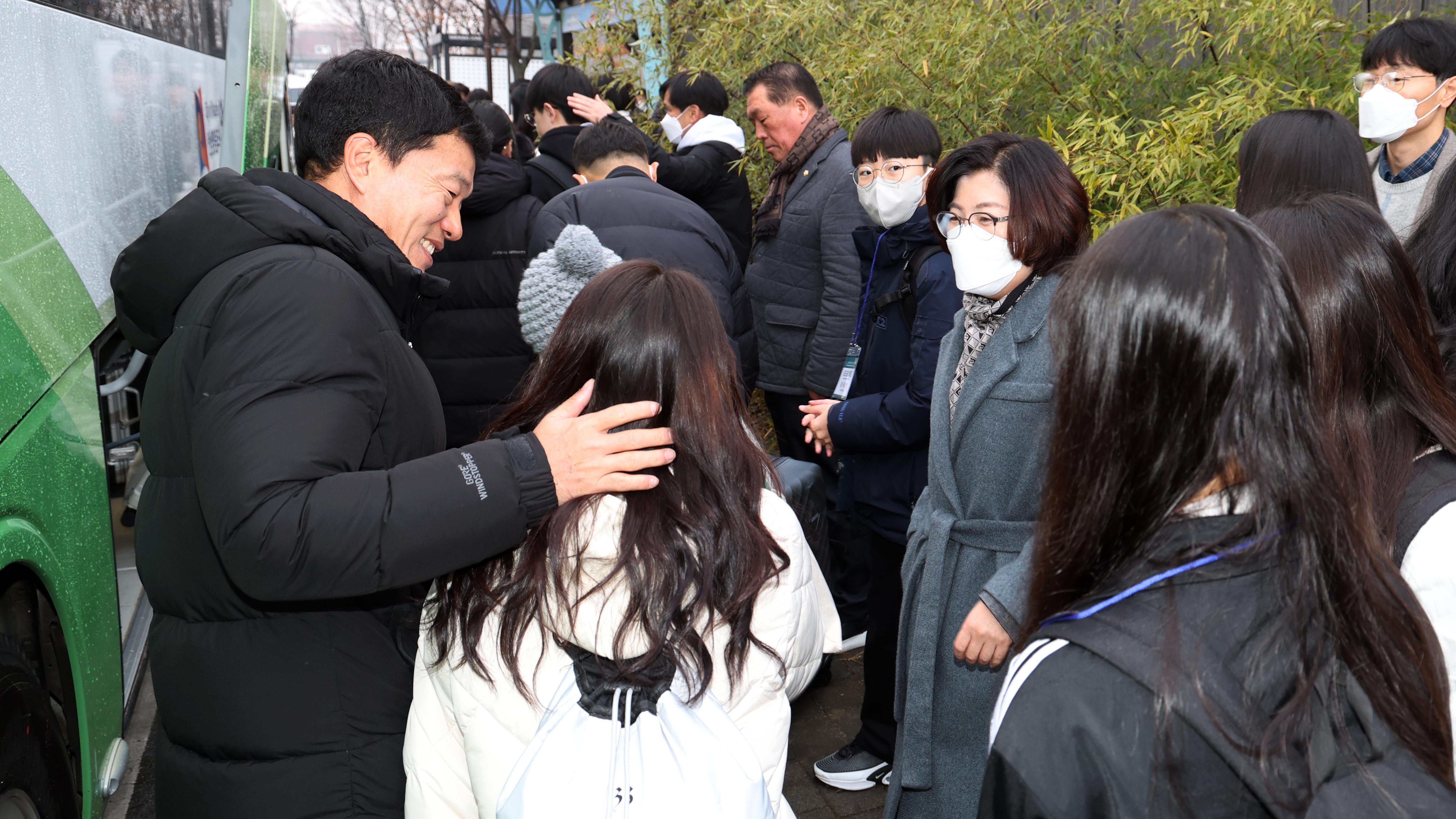 청소년 홈스테이 출국인사-07