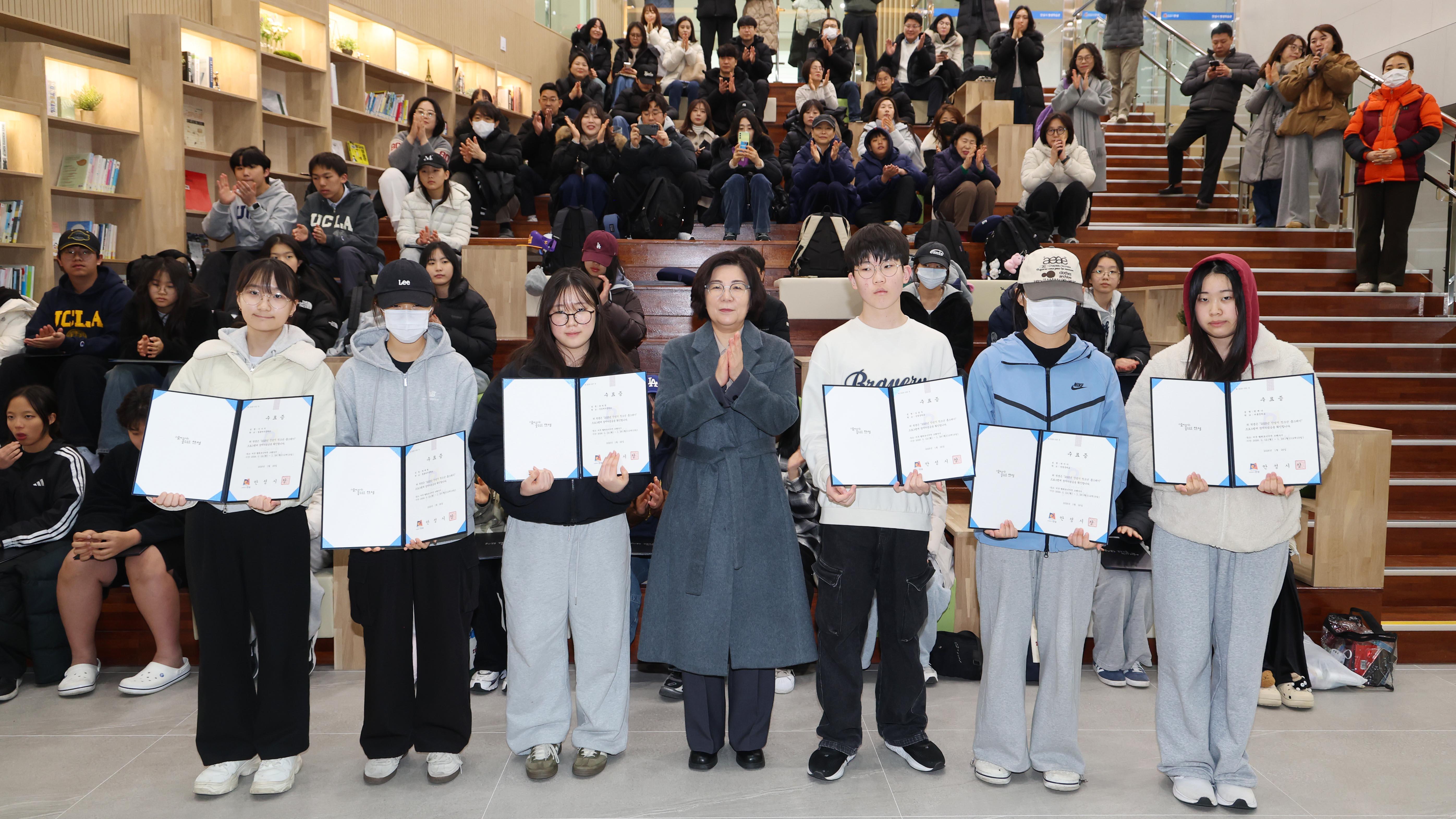 청소년 홈스테이 수료증 수여식-07