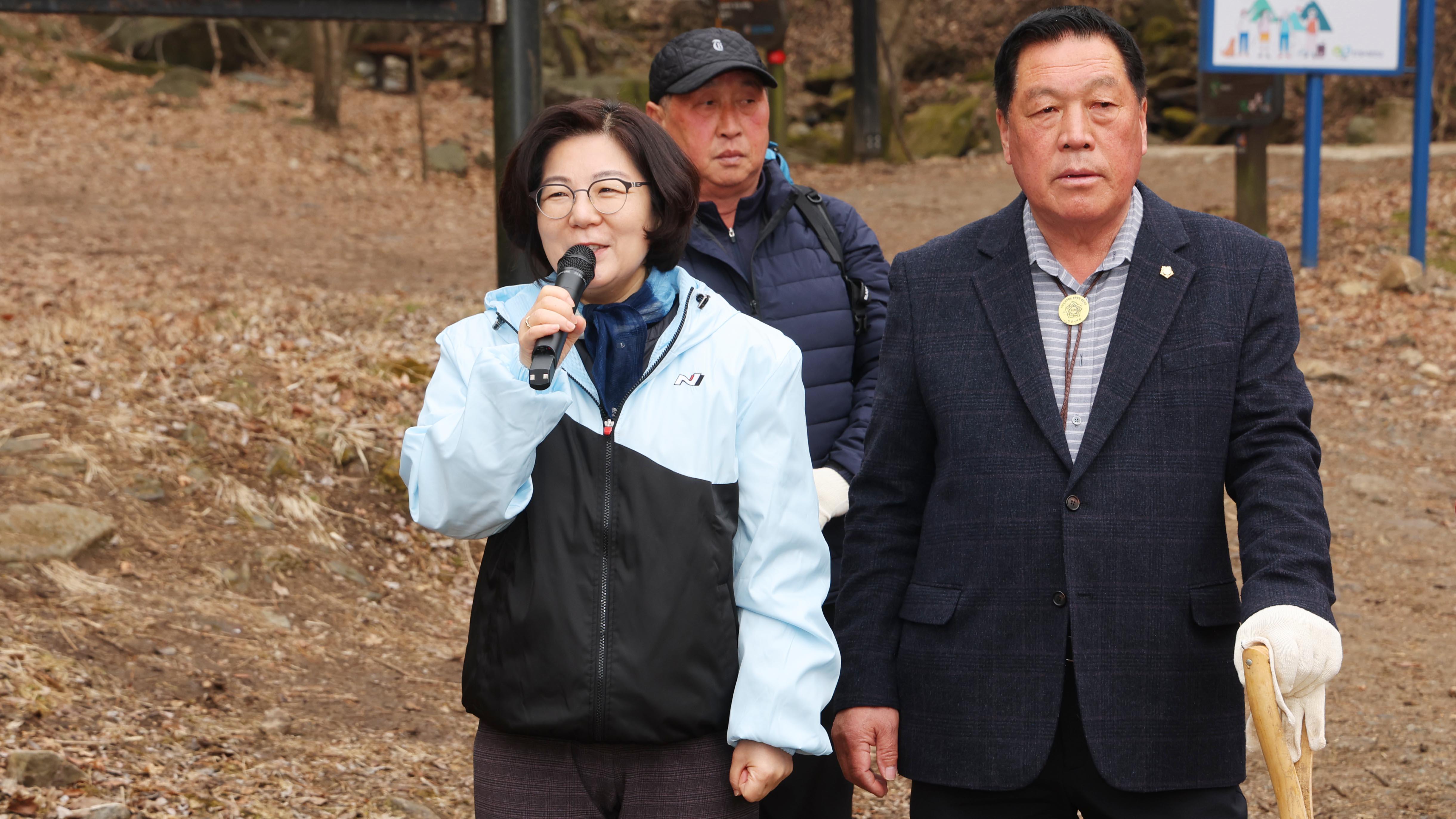 중앙산악회 서운산 나무심기 행사-03