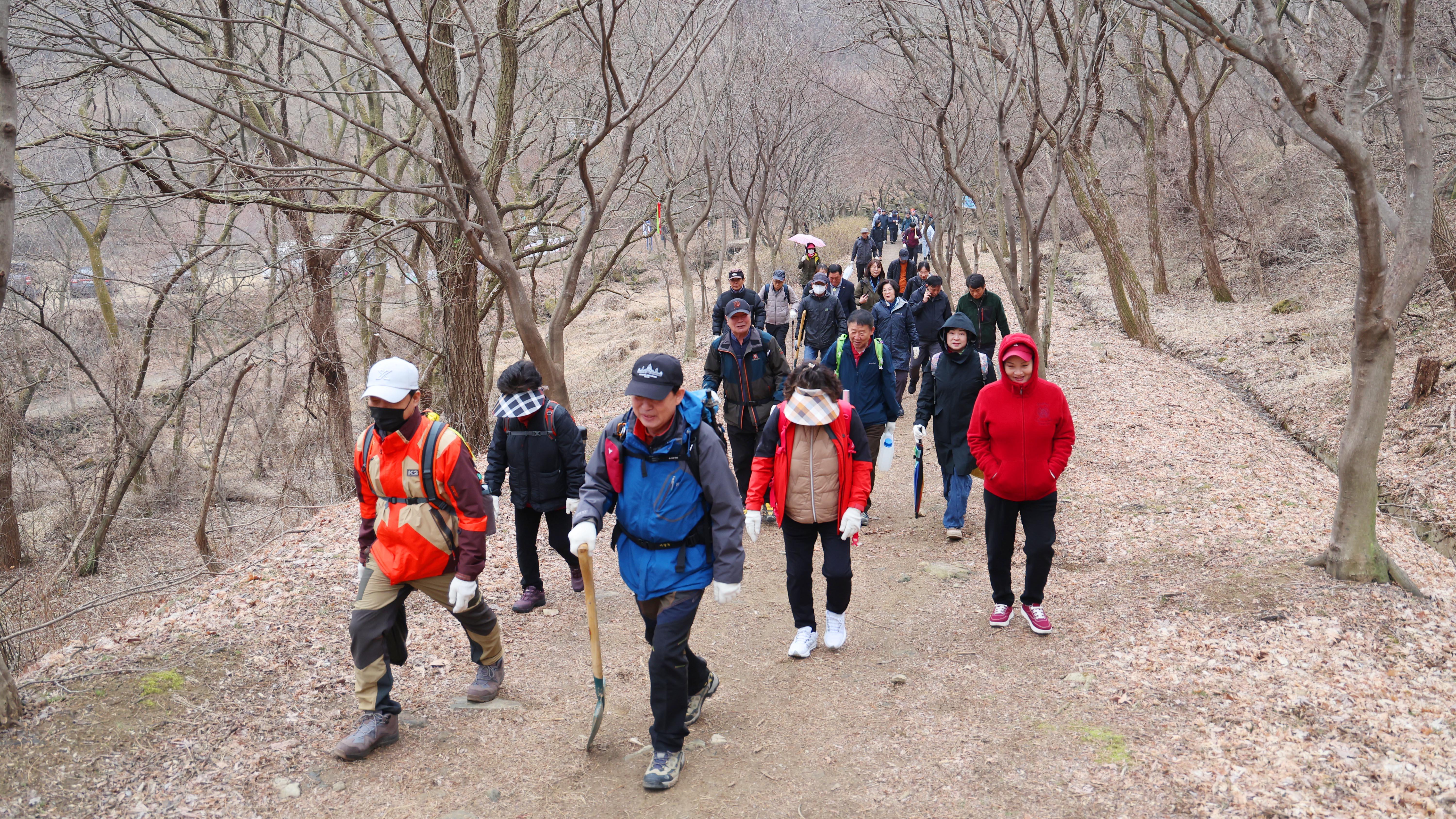 중앙산악회 서운산 나무심기 행사-01