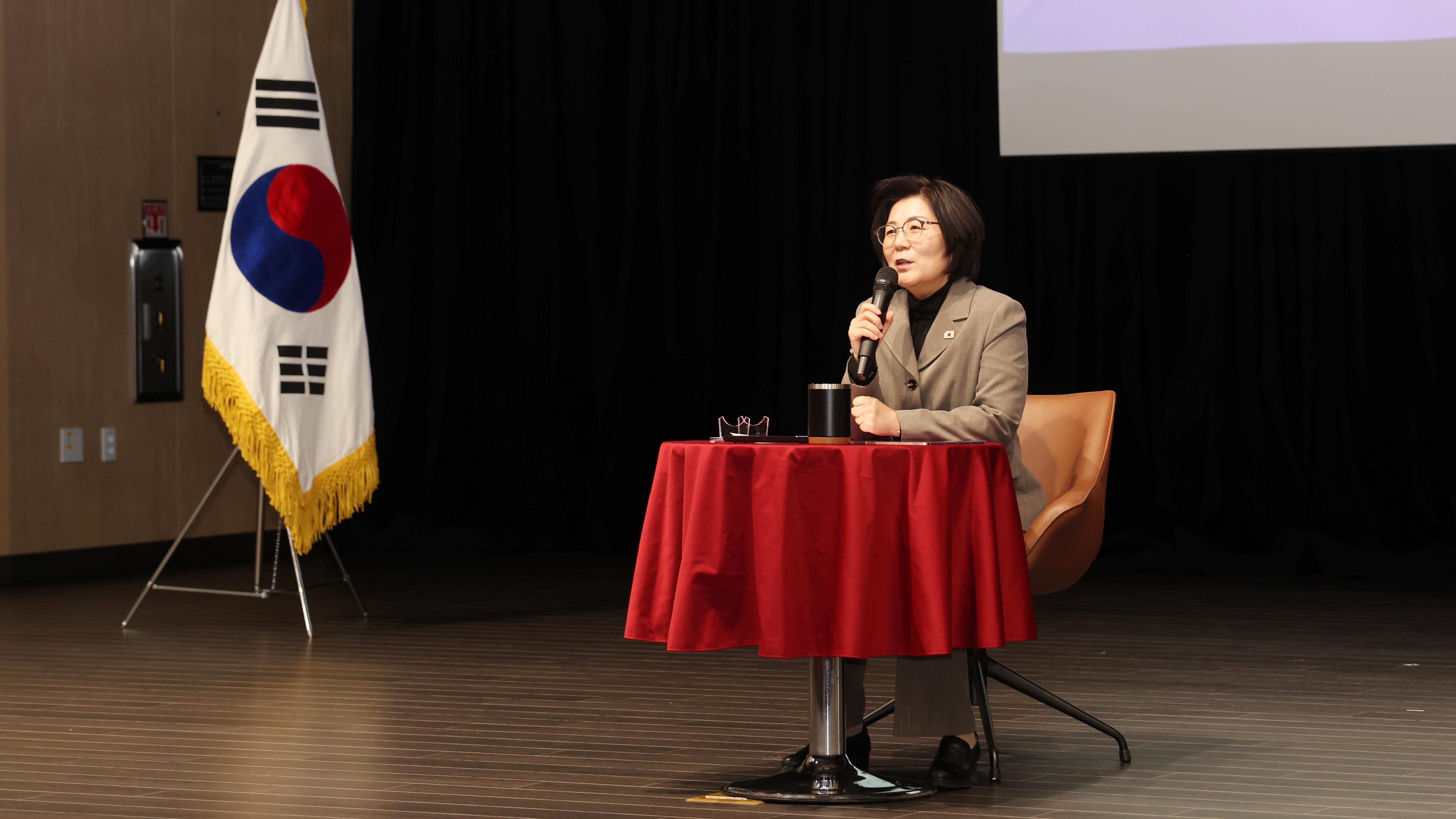 신년 언론브리핑-09