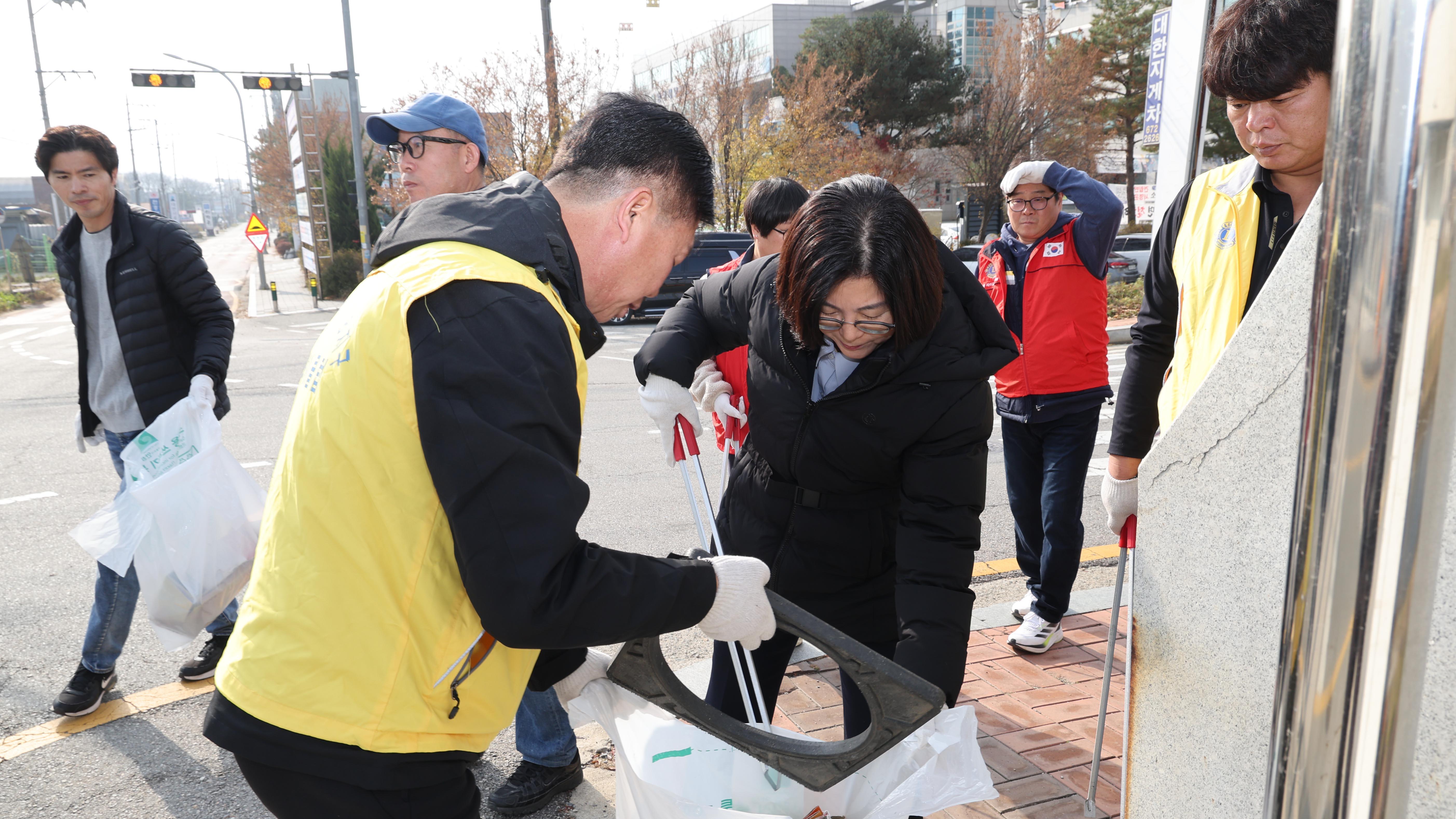 2025년 합동 안성천변 정화 봉사-04