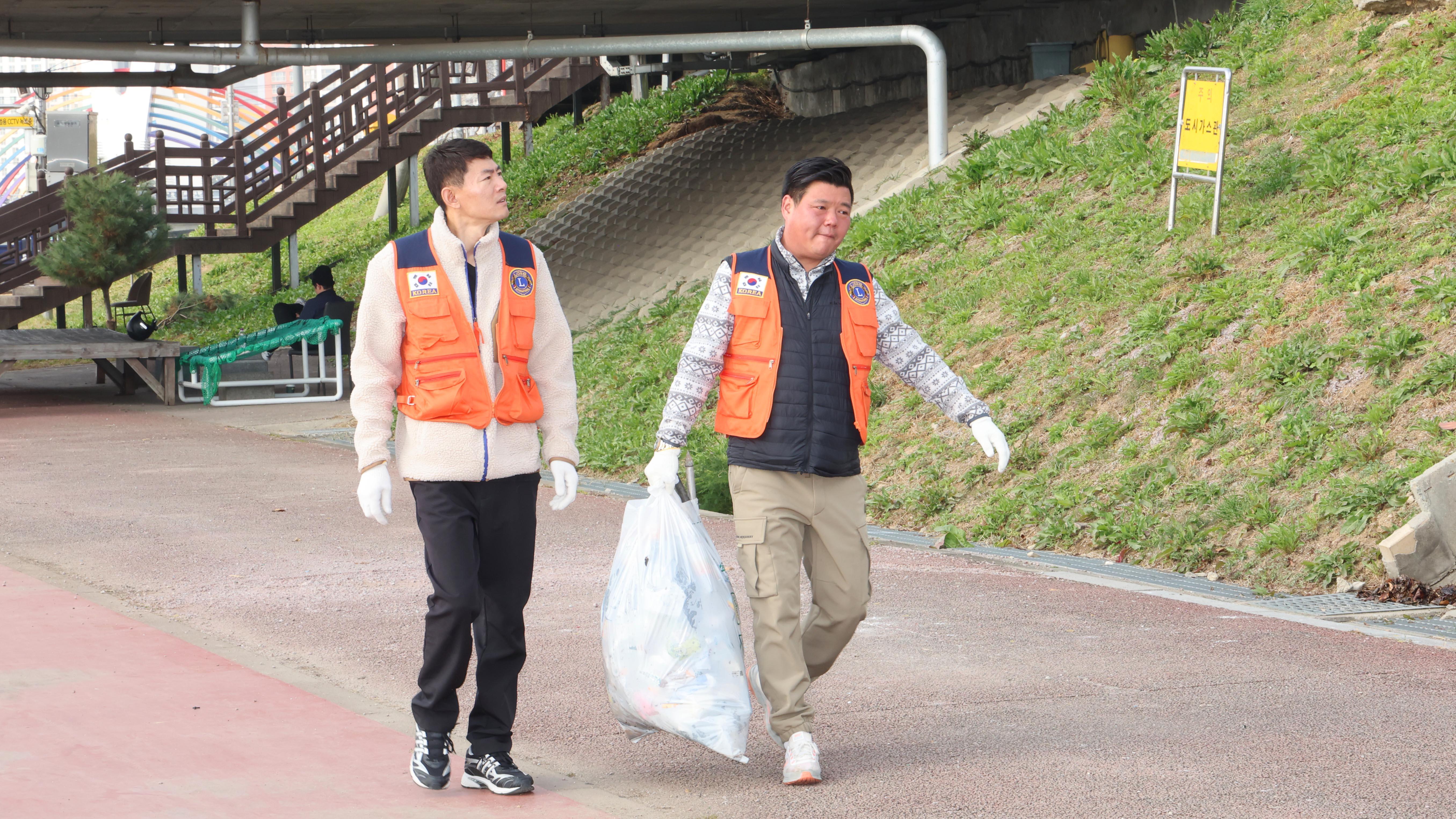 2025년 합동 안성천변 정화 봉사-08